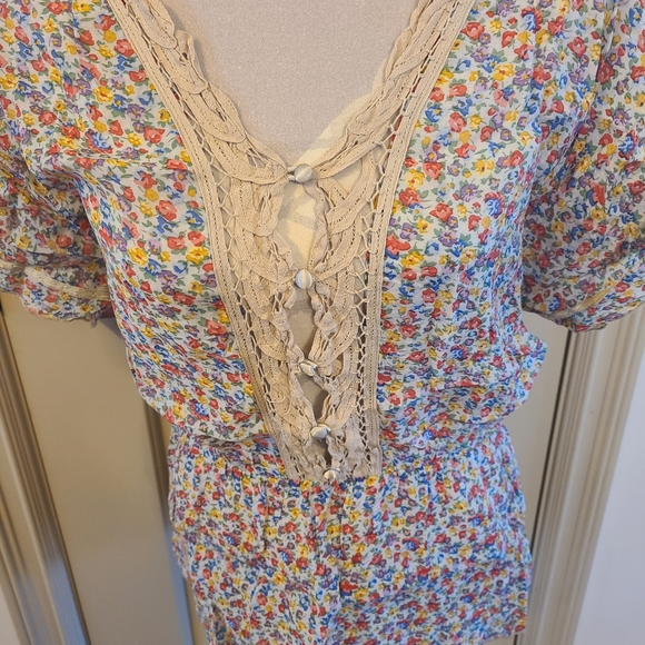 4/$30. XXI Floral Top. Good condition. - Picture 4 of 8